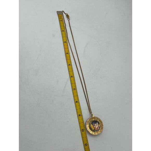 Vintage 1977 Elvis Presley Spinning Photo Goldtone Necklace Pendant
King Of Rock - Picture 11 of 13